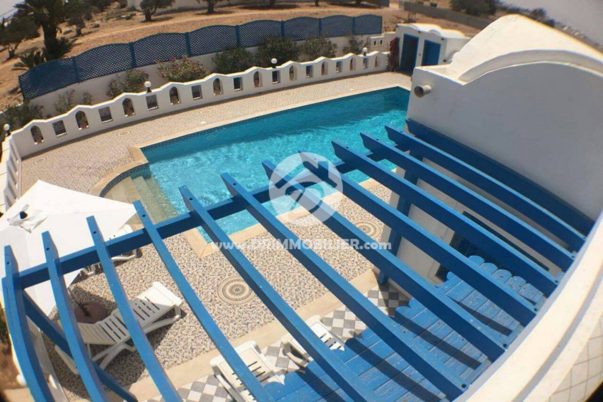 V 105 -                            Koupit
                           Villa avec piscine Djerba